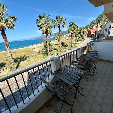Caroni - Casa Sul Mare Apartment Caronia Marina ภายนอก รูปภาพ